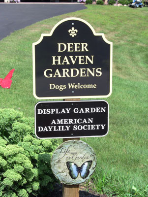 Deer Haven Gardens sign